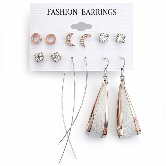 Jewelry - NWT Set of earrings​​​​​​​​
